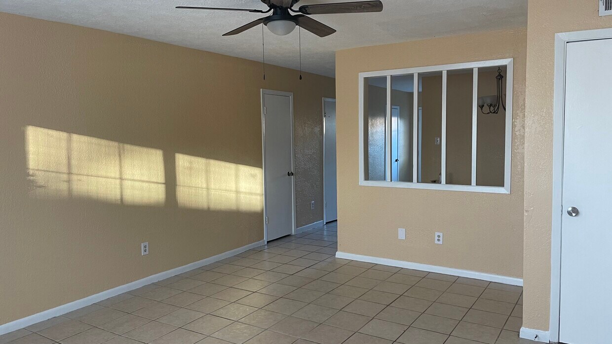 4150 Crow Rd Unit 8, Beaumont, TX 77706 Condo for Rent in Beaumont