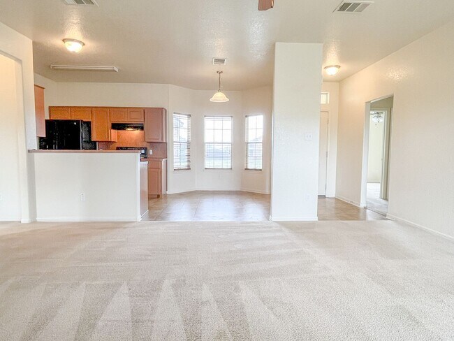 Foto del edificio - Available NOW!!!! This charming 1 story, 3...