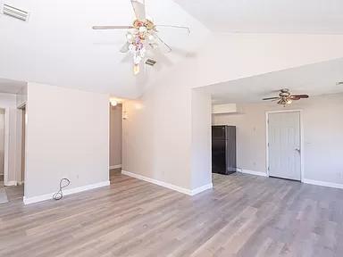 Foto del edificio - 5873 Laurel Oak Dr