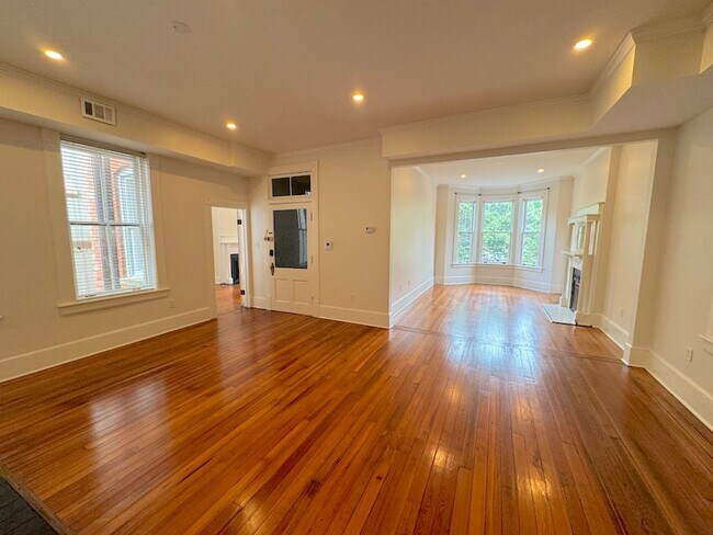 Building Photo - 205 E Charlton