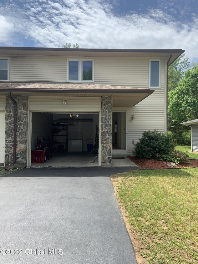 Primary Photo - 46 Velina Dr