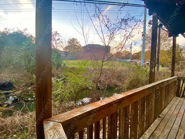 Foto del edificio - 5524 B St