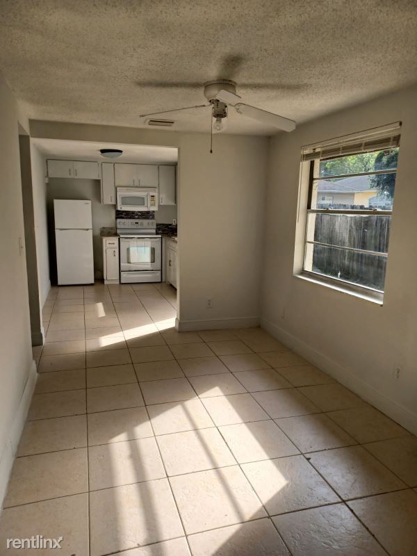 Building Photo - 8711 N 12th St