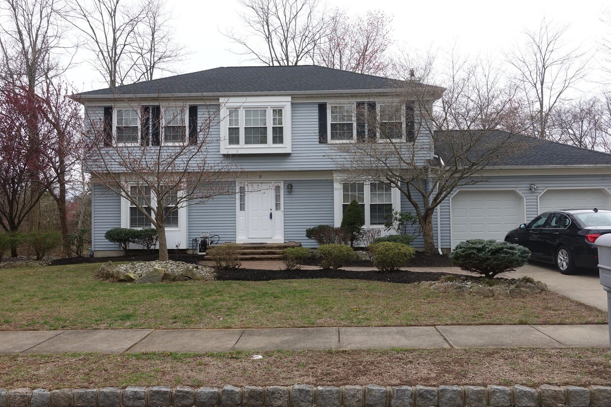 Primary Photo - 9 Hidden Pond Ln