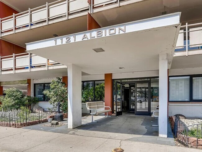 Foto del edificio - 1121 Albion St