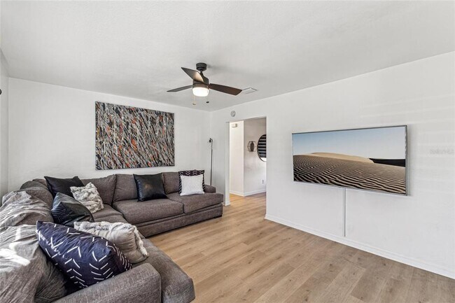 Foto del edificio - 2000 57th St N