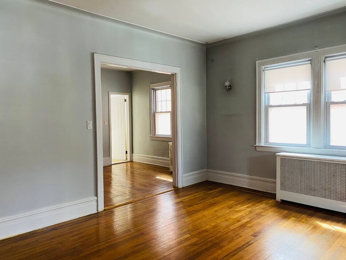 Primary Photo - 20 Walters Ave