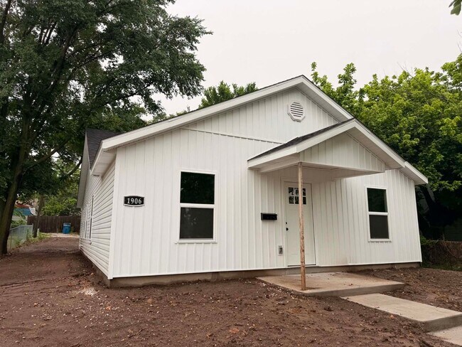 Foto del edificio - COMING SOON: Be the first to live in this beautiful brand-new 3 bedroom, 2 bathroom home located ...