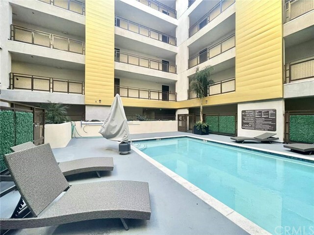 Primary Photo - 2939 Leeward Ave