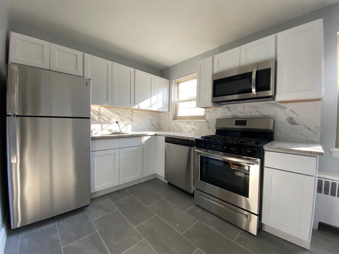 Meadowbrook Gardens Apartments in Cedar Grove, NJ