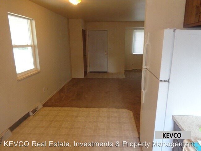 Building Photo - 343-345 W Willox Ln