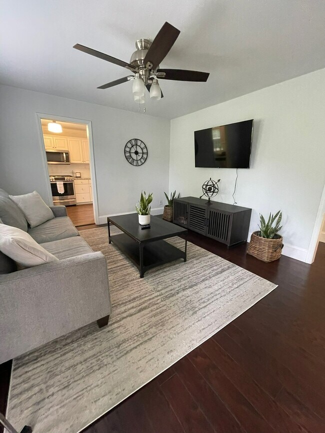 Foto del edificio - 1825 Windham Pl