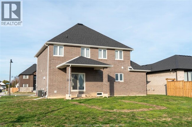Building Photo - 74 Dundee Dr