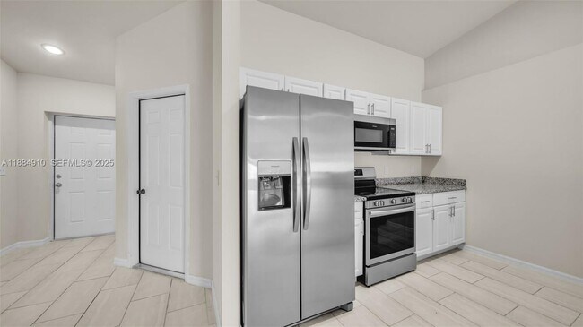 Foto del edificio - 1417 Academy Blvd