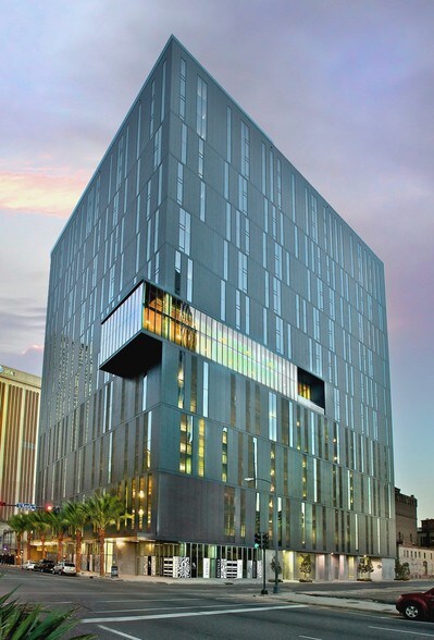 930 Poydras Apartments