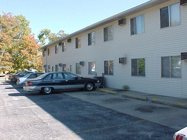Primary Photo - 400 W 2nd St