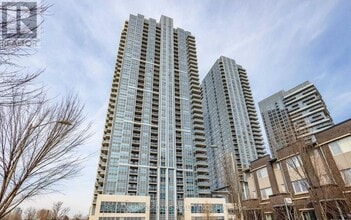 Building Photo - 275 Village Green Square