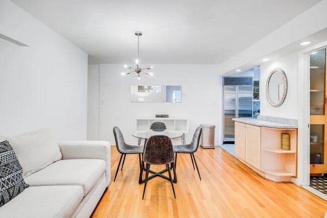 Building Photo - 3 bedroom in New York NY 10011