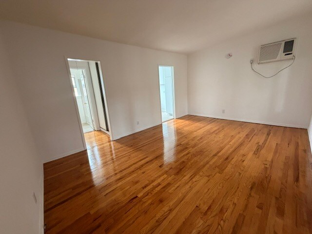 Foto del edificio - 164 N Clark Dr