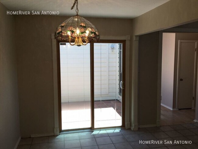 Foto del edificio - 9410 Whisper Point