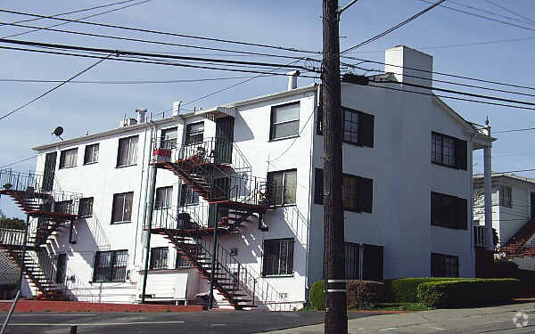 Building Photo - 3454-3458 Morrison Ave