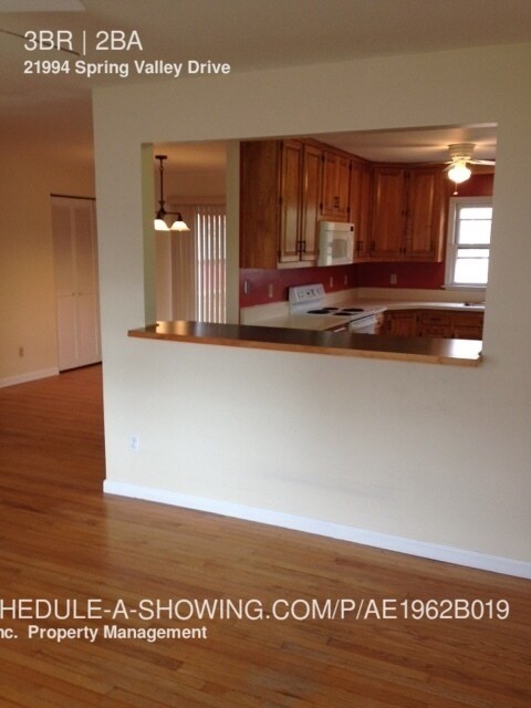 Building Photo - 21994 Spring Valley Dr