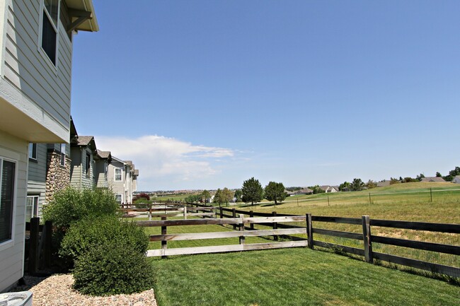 Foto del edificio - GOLF COURSE LIVING!