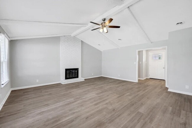 Building Photo - 112 Lake Terrace Cir
