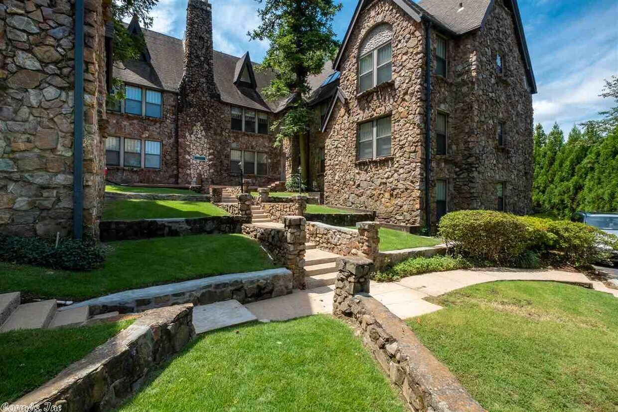 Foto principal - 3923 Oakwood Rd
