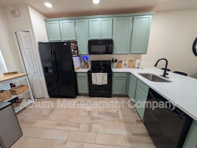 Foto del edificio - 2241 Trillium Park Ln