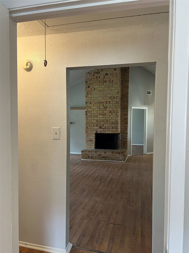 Building Photo - 6507 Bridgegate Dr