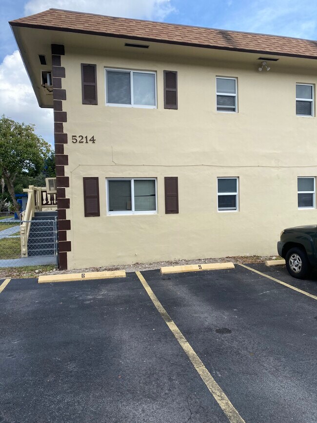 Building Photo - 5212 SW 91st Ave