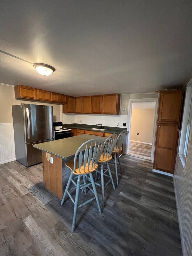 Foto principal - 1360 E Main St