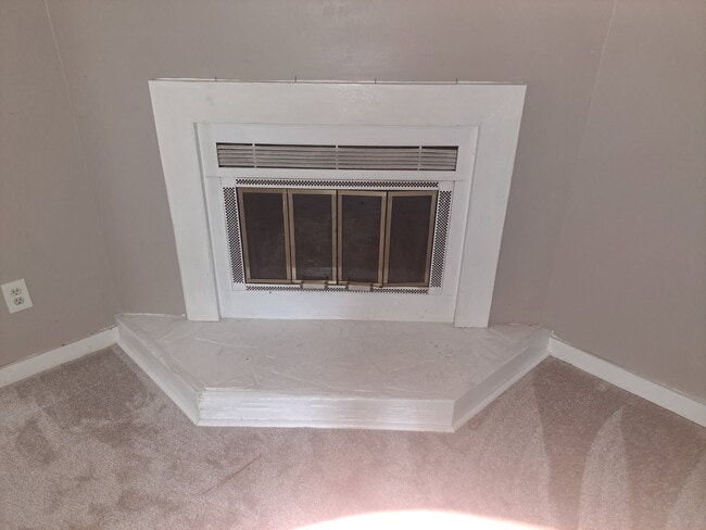 Building Photo - 304 Cedarwood Ln