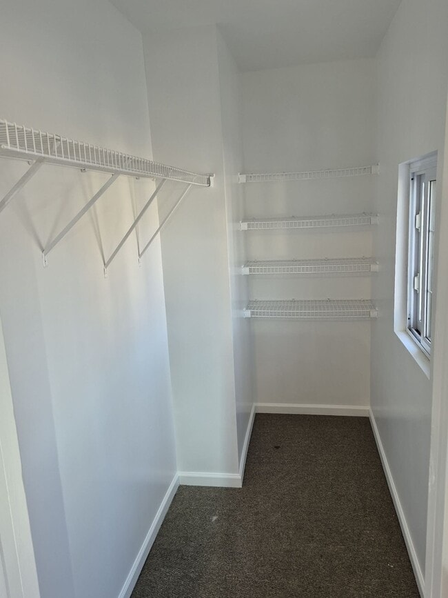 Building Photo - 6840 S Claremont Ave