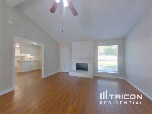 Foto del edificio - 4511 Burkegate Dr