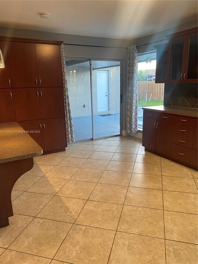 Foto del edificio - 9675 NW 19th Pl