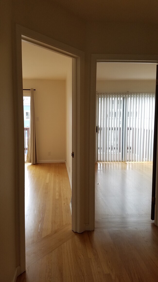 Looking left, from front door, toward bedrooms - 3055 Market St