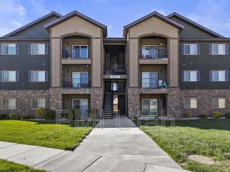 203 Jordan Ridge Boulevard Unit 208, Saratoga Springs, UT 84045