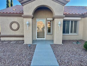 Building Photo - 10729 Clear Meadows Dr