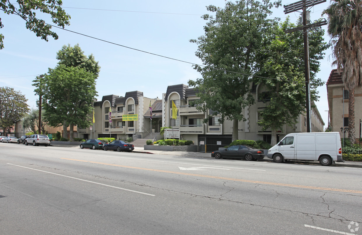 Foto del edificio - Bentley Court Apartments