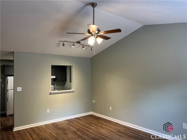 Foto del edificio - 206 Lavender Lakes Dr