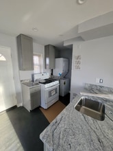 Building Photo - 619 71st Ave