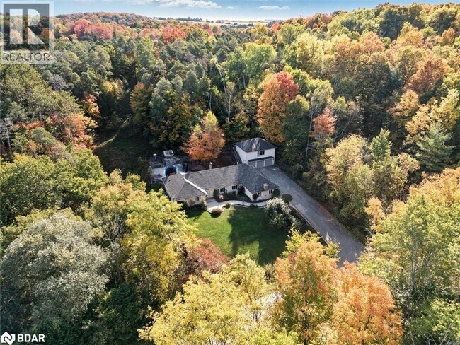 Building Photo - 40 Algonquin Forest Dr