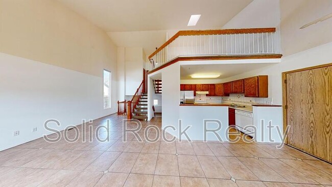 Building Photo - 935 Greenbrier Dr