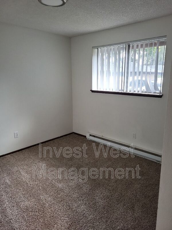 Building Photo - 3408 E 18th St