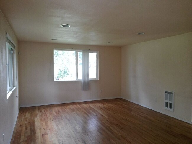 Foto del edificio - Lynnwood Bungalow