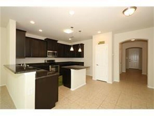 Building Photo - Beautiful 5-bedroom house in Bozmam Farms....