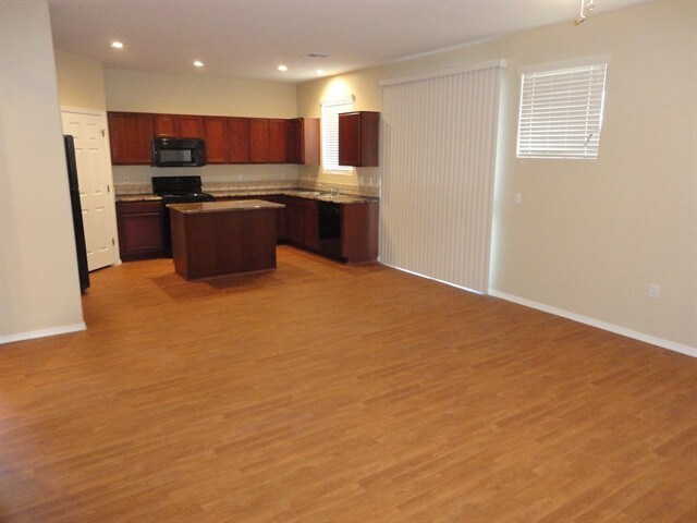 Building Photo - 14703 S Camino Tierra Del Rio