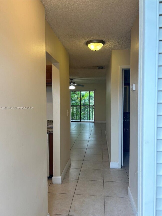 Foto del edificio - 10621 NW 11th St